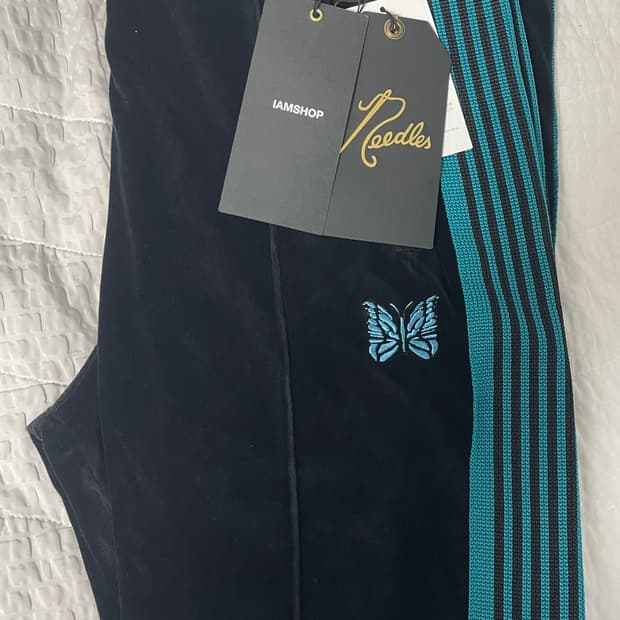 니들스 벨루어 트랙팬츠 블랙