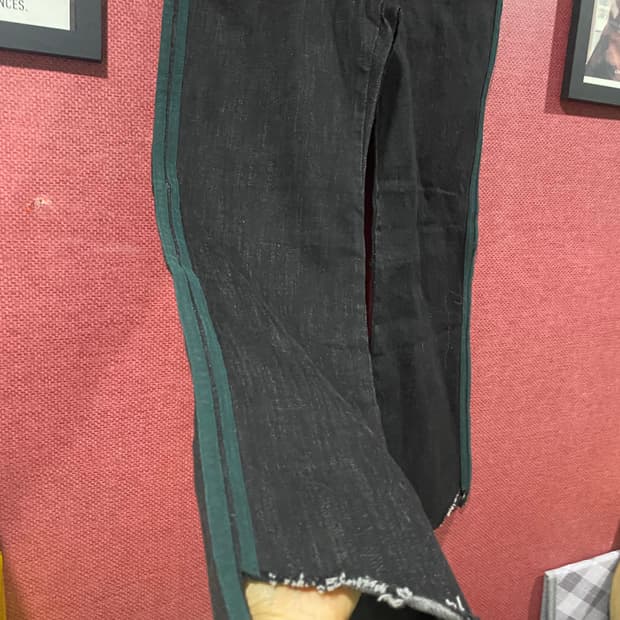 블랙 옆라인 데님 팬츠