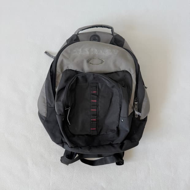 오클리(Oakley) 백팩