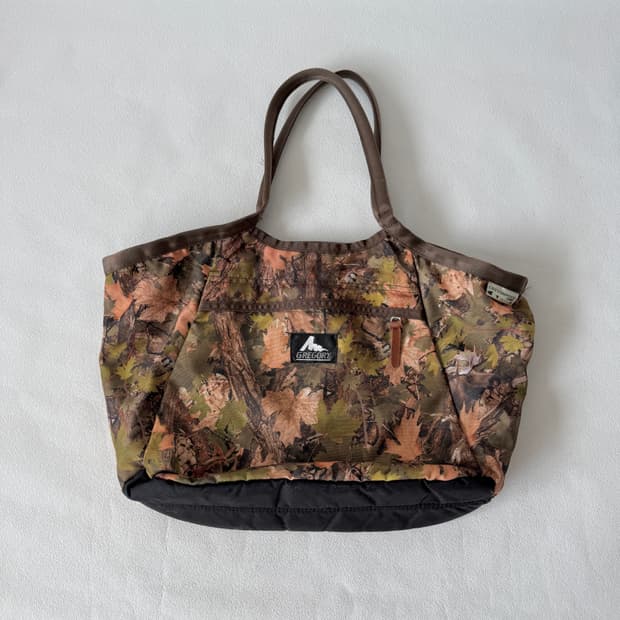 그레고리(Gregory) 구로고 리얼트리 패턴 토트백