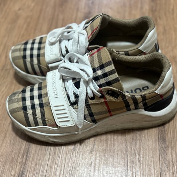 버버리 빈티지 체크 운동화 41사이즈 260