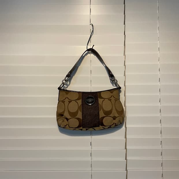 코치 호보 숄더백