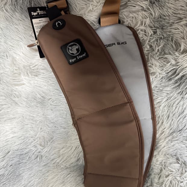 타이거스톰 러닝 슬링백 미니백 힙색