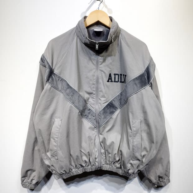 아크메드라비(ADLV) 파이핑 벨벳 자켓 그레이[1]