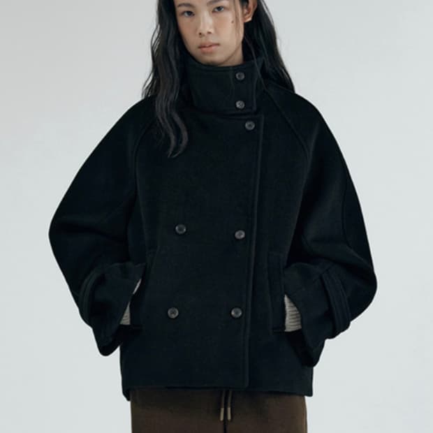 시아쥬 하이넥 오버핏 하프코트