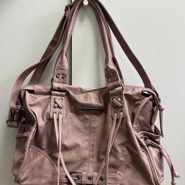 팬시클럽 벨티드 워싱 레더백 베이비핑크