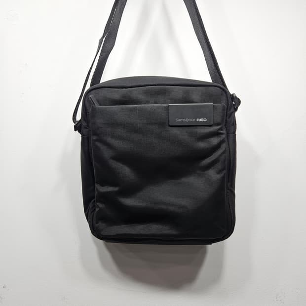 쌤소나이트 RED 투리스(TURRIS) 블랙 크로스백