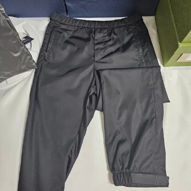 프라다 리나일론 조거팬츠 46