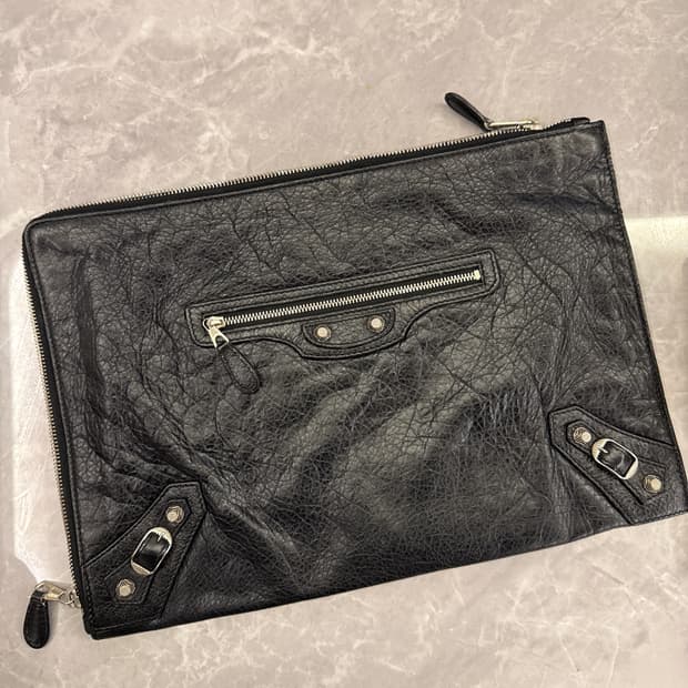 정품 발렌시아가 블랙 모터 자이언트 클러치백