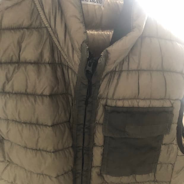 스톤 아일랜드 패딩 베스트 XL 팝니다