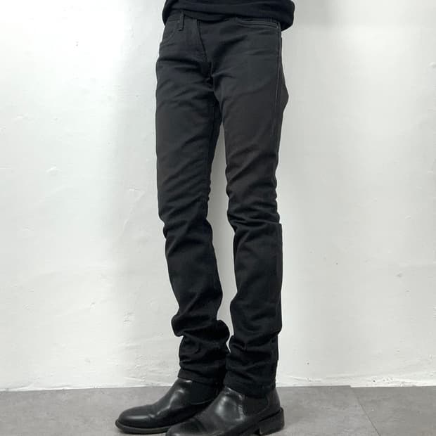 The Unbranded Brand 12.5oz Black Selvedg