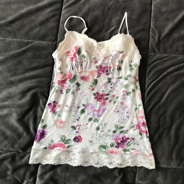 꽃무늬 레이스 나시