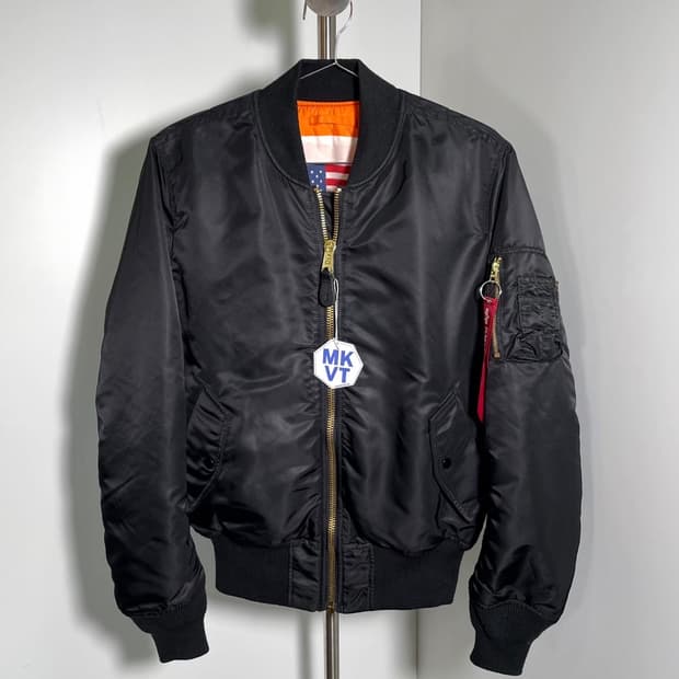 알파 인더스트리 리버시블 MA-1 자켓