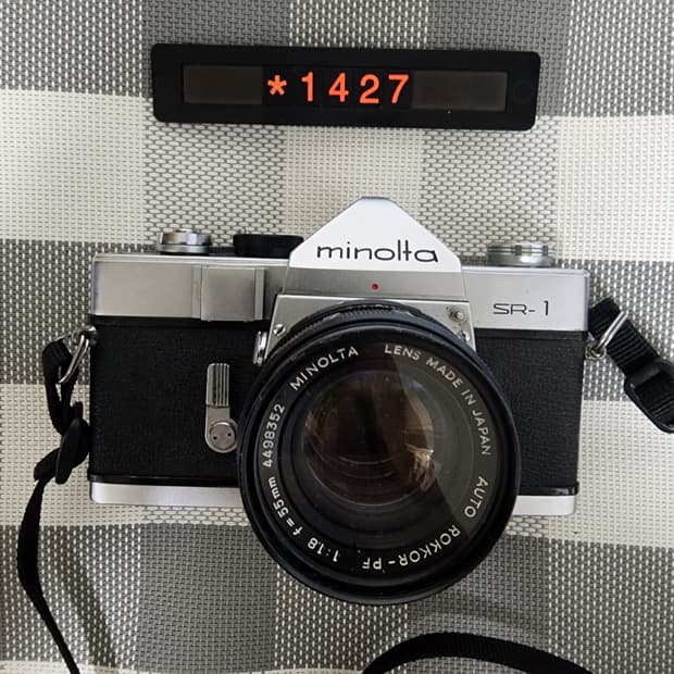 미놀타 SR-1 필름카메라 1.8 단렌즈 장착
