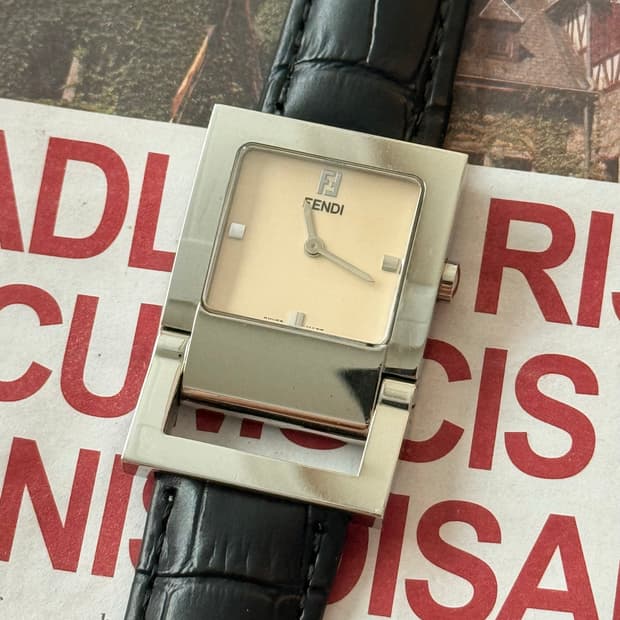 Fendi  펜티 쿼츠 오로지 크림 스퀘어 1990-2000