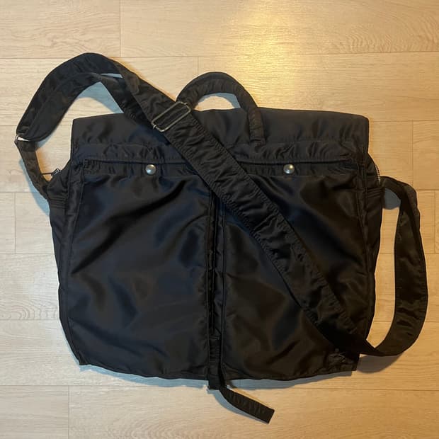 요시다 포터 탱커 2-포켓 플랩 대형 숄더백 (희귀 단종 모델)