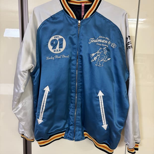 테드맨 Lucky Red Devil 자수 스카잔