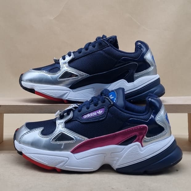 아디다스 팔콘 여성운동화230 