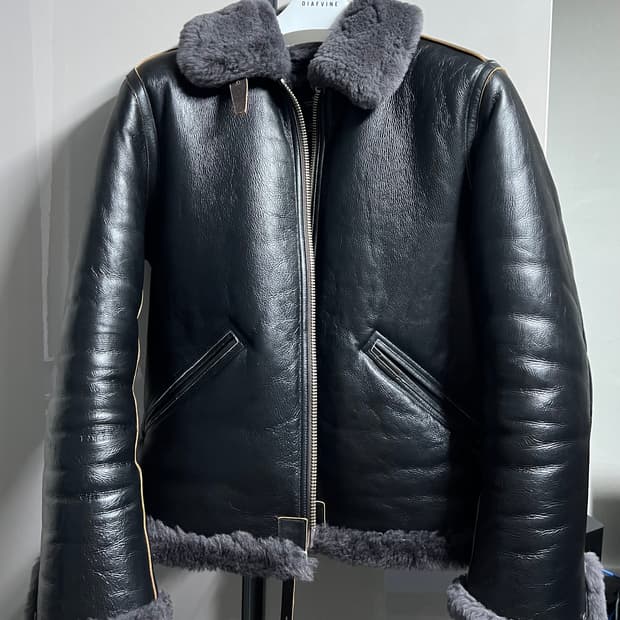 디아프바인 B-6 무스탕 블랙 그레이