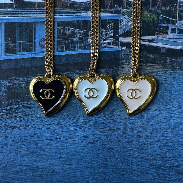 샤넬 레드벨벳 조이 하트 펜던트 업사이클링 골드 목걸이