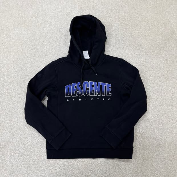 90 데상트 로고 그래픽 후드티 0130T1