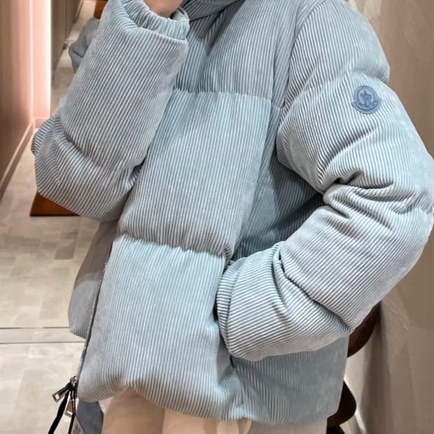 몽클레어 코듀로이 패딩 라이트 블루