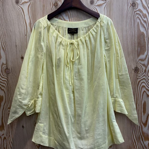 비비안 웨스트우드 오프숄더 셔링 블라우스