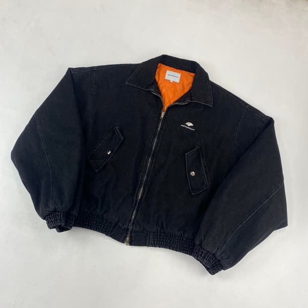 어나더유스 자수 빅로고 블랙 봄버 점퍼(108)