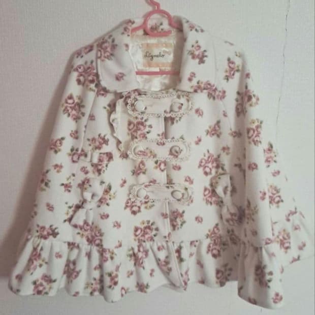 리즈리사 리즈멜로 콜라보 플로럴 케이프 판초 코트