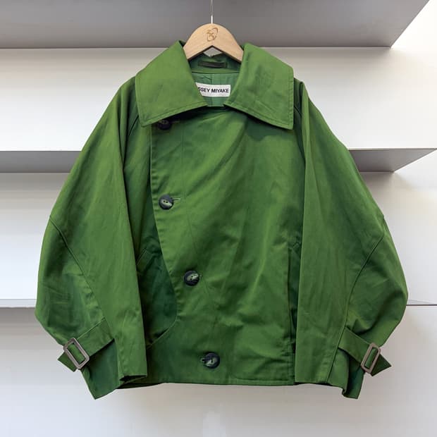  이세이미야케 80s 그린 크롭드 벨티드 자켓