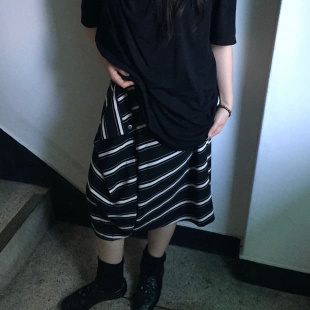 스트라이프 버튼 랩 스커트 Stripe Button Wrap Skirt