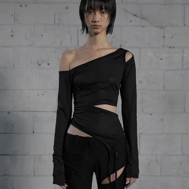 (새제품) 보헤미안서울 시스루 컷아웃 슬리브 블랙