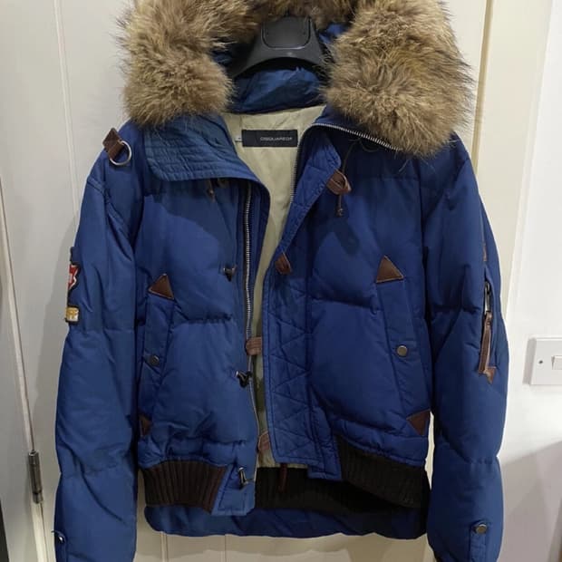 디스퀘어드2 라쿤퍼 방패패딩 급처