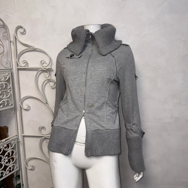 Gray buckle warmer neck two ways zipup 