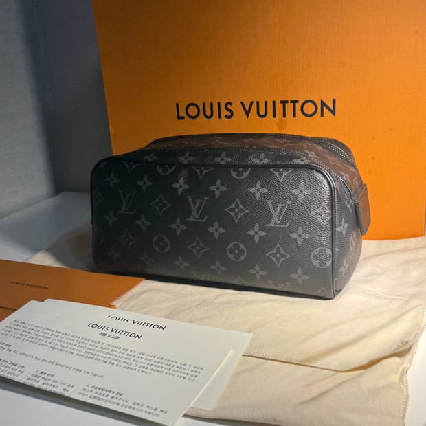  [정품] 루이비통 모노그램 이클립스 돕키트 백