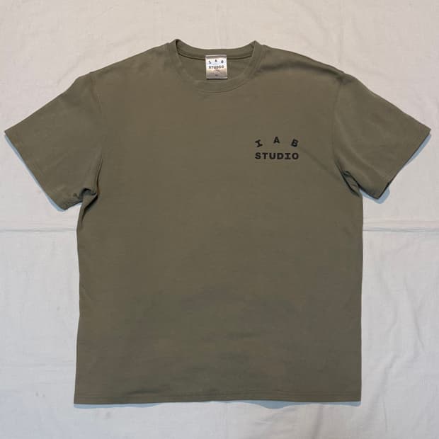 아이앱 스튜디오 반팔 티셔츠 올리브 카키