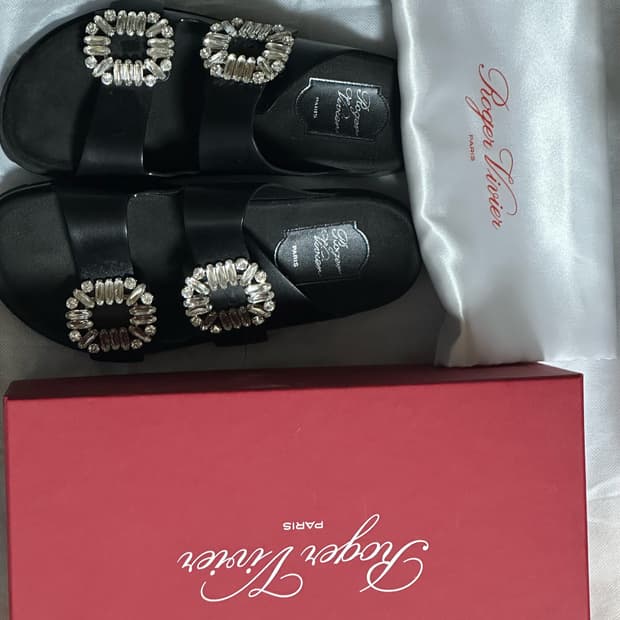 로저 비비에 슬라이디 비브 뮬 36