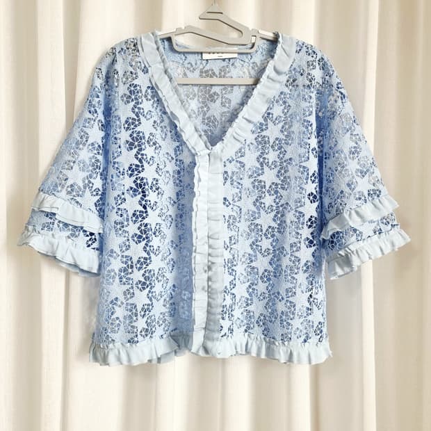 산드로 Sandro 실크러플 펀칭레이스 시스루 블라우스 (55-66/2)