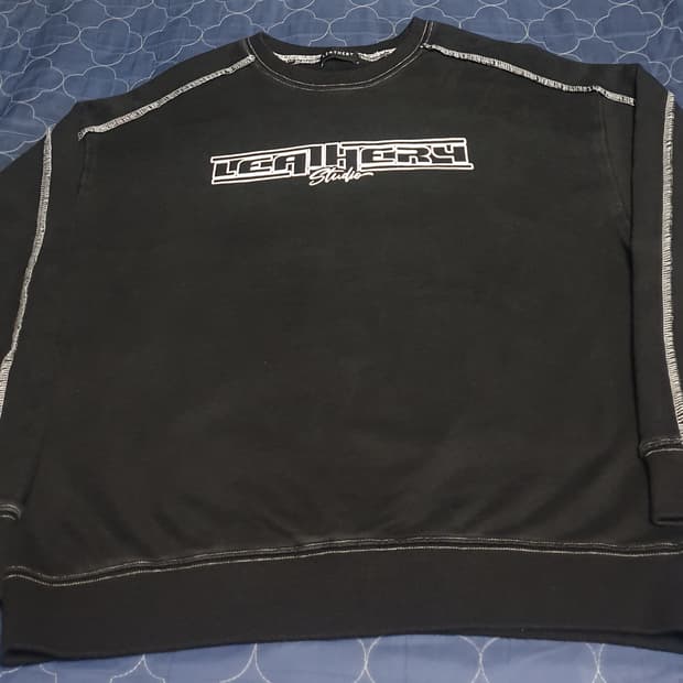 레더리 컷오프 라인 프린팅 맨투맨 블랙 (M)