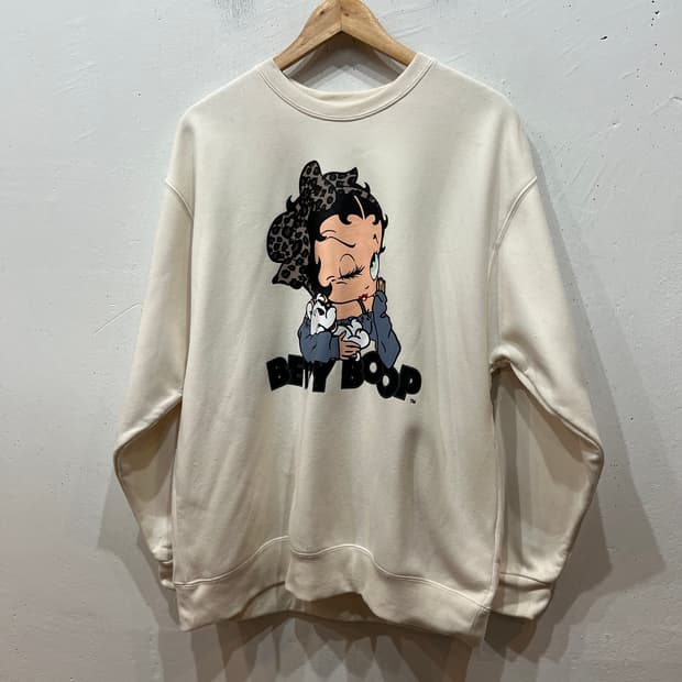베티붑 맨투맨 스웻셔츠 