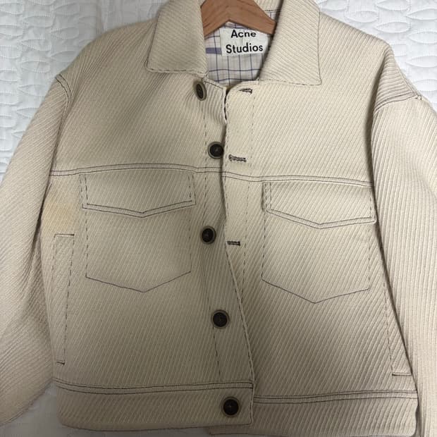 아크네 트위드자켓