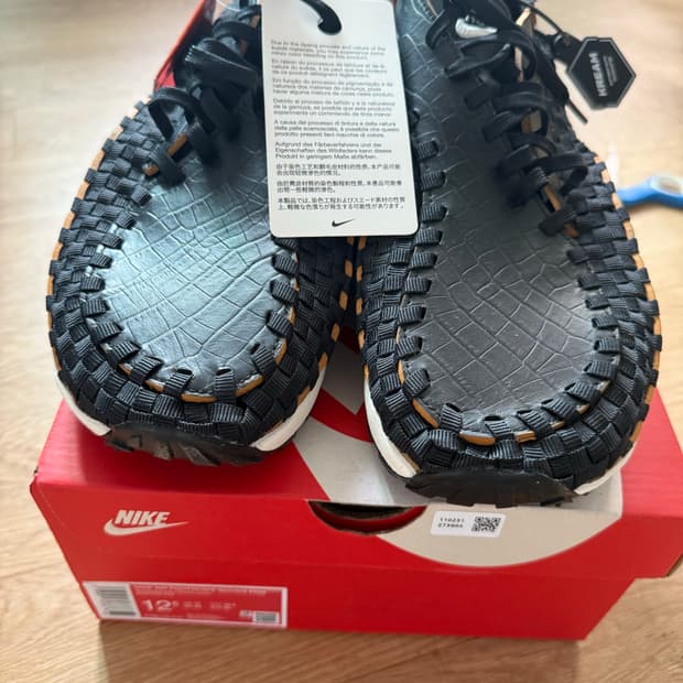 나이키 에어 풋스케이프 제품입니다! 