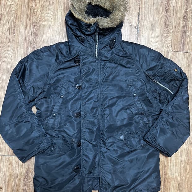 알파인더스트리 블랙 파카 M