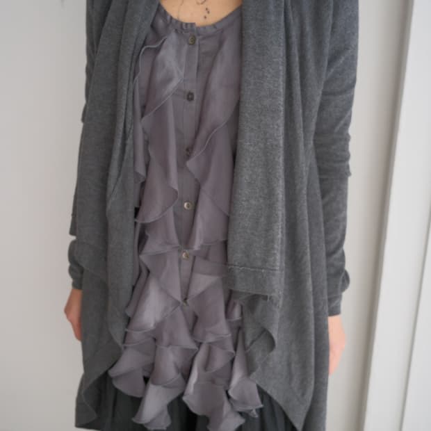 Frill docking drape cardigan