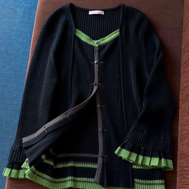 2way design fake layer knit top