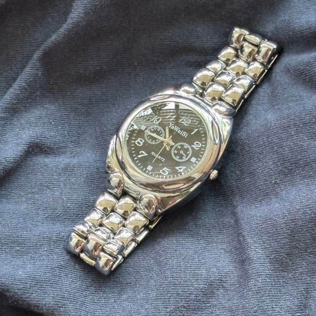 vintage yaweisi metal watch