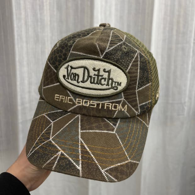 VonDutch 본더치 x 에릭 보스트롬 카모 패치 트러커 메쉬캡 모자
