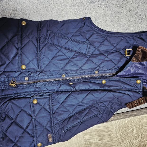 폴로 퀄팅 베스트