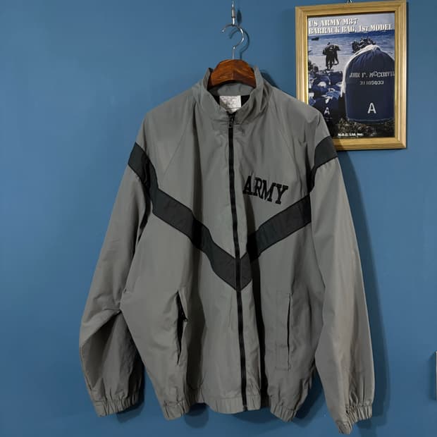 90‘s U.S Army IPFU Jacket.