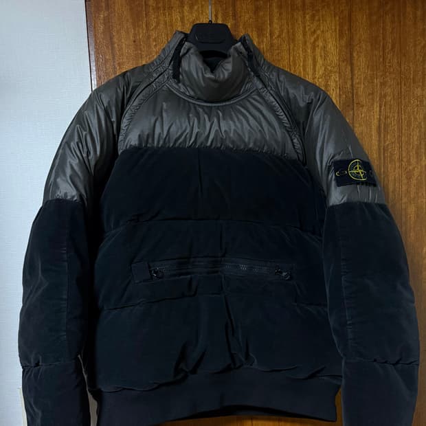 스톤아일랜드 바니스뉴욕 패딩